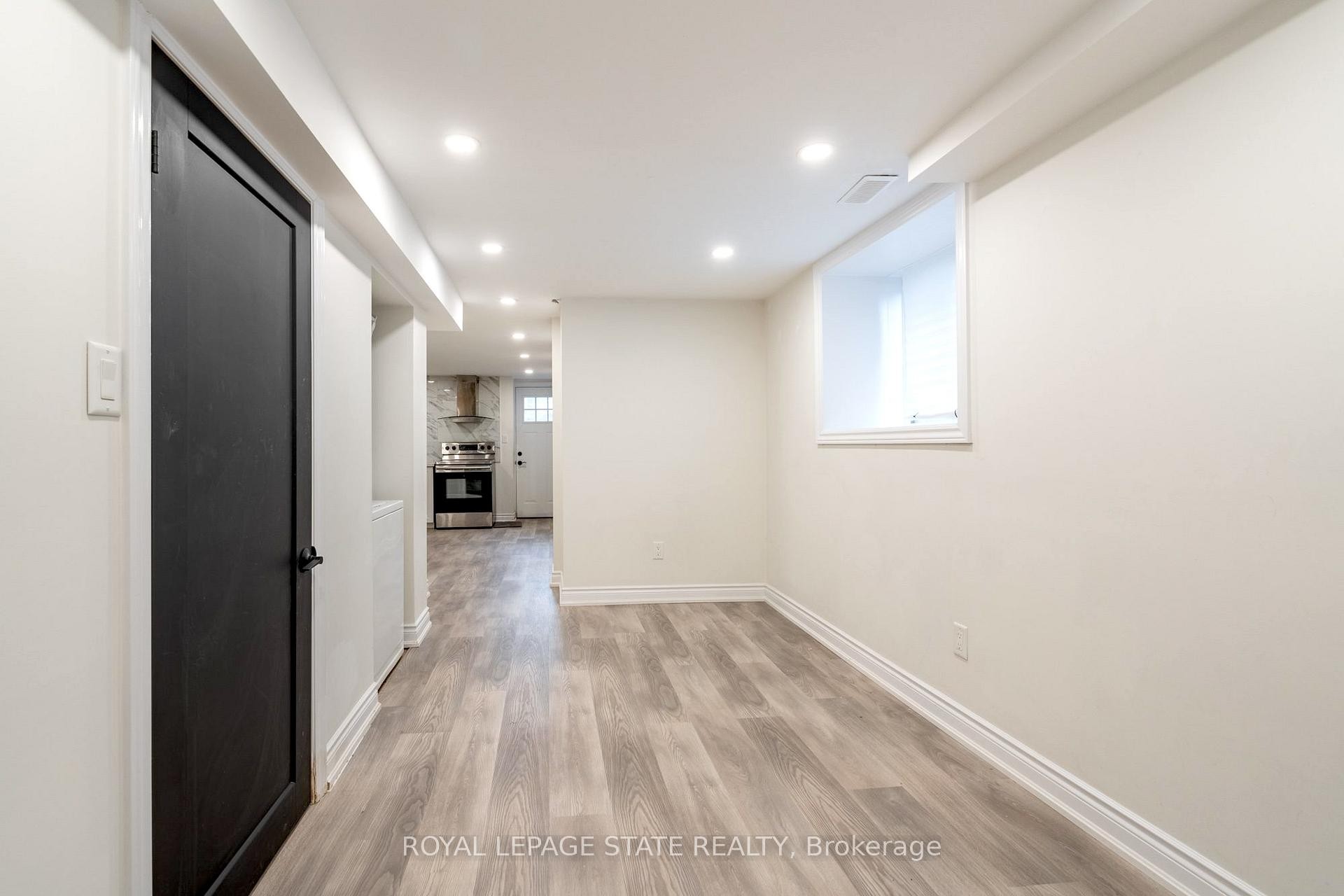 Bsmt-360 Cannon Street, Hamilton, ON - Indoor Photo Showing Other Room