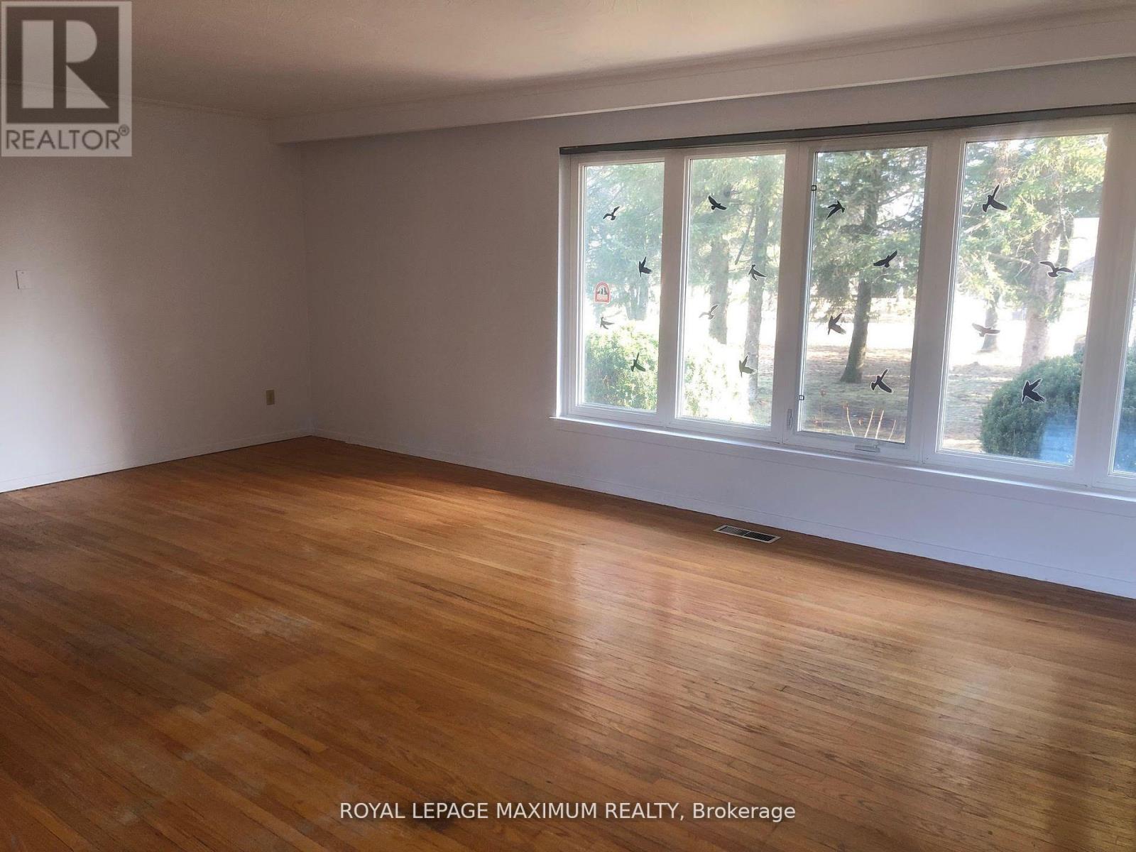 22 Diana Drive, King, ON - Indoor Photo Showing Other Room