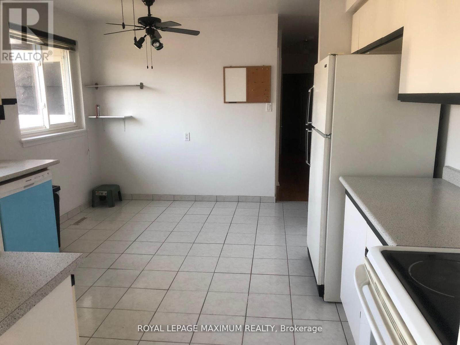 22 Diana Drive, King, ON - Indoor Photo Showing Kitchen