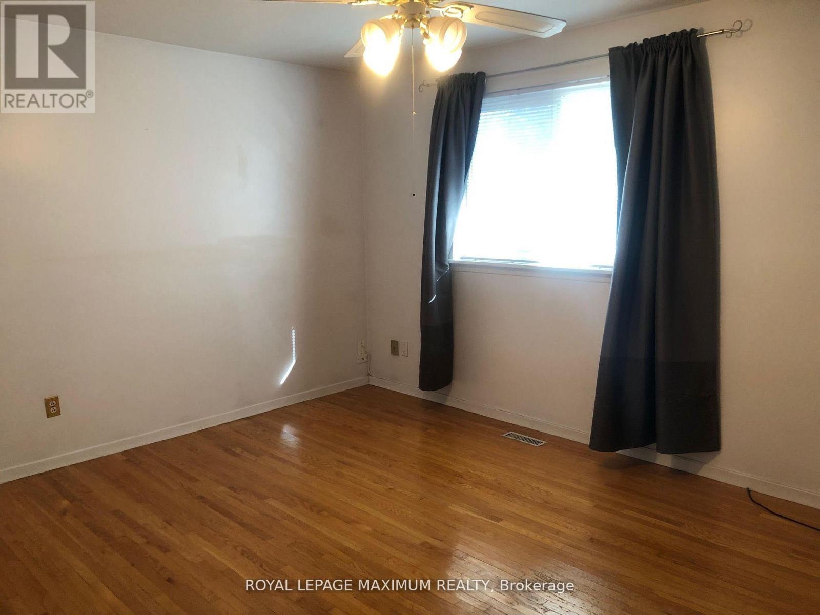 22 Diana Drive, King, ON - Indoor Photo Showing Other Room