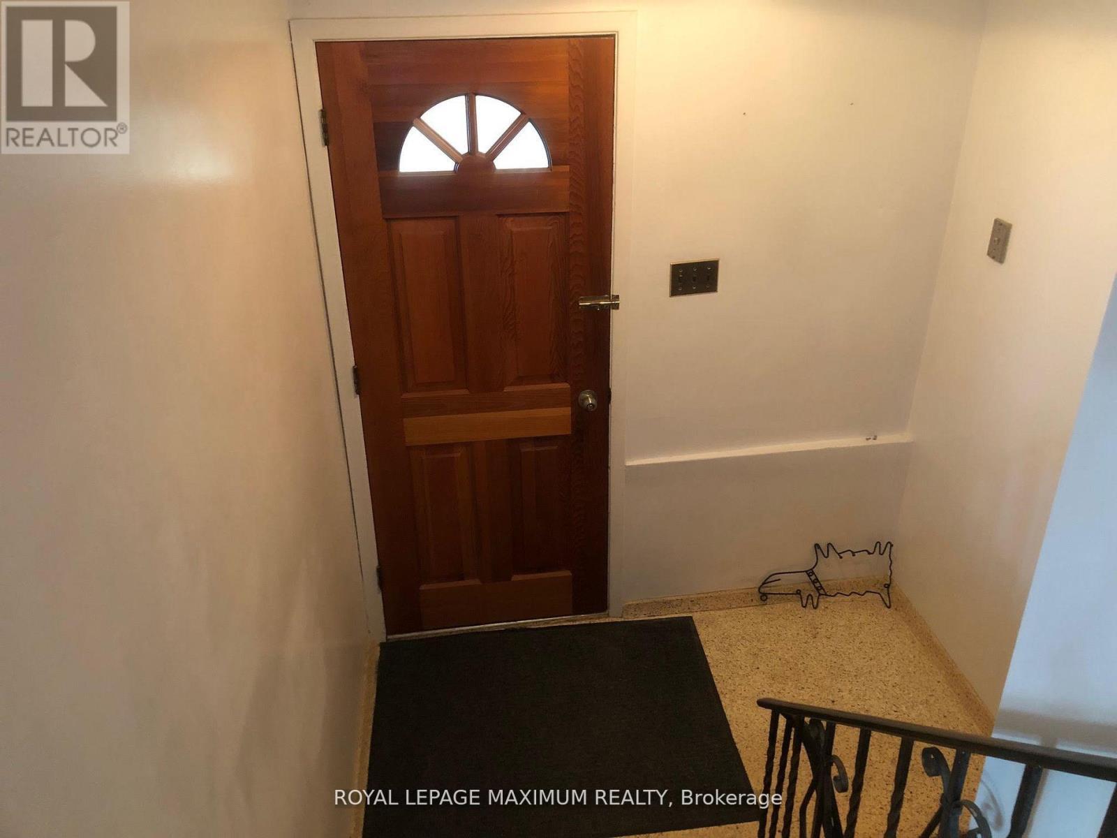 22 Diana Drive, King, ON - Indoor Photo Showing Other Room