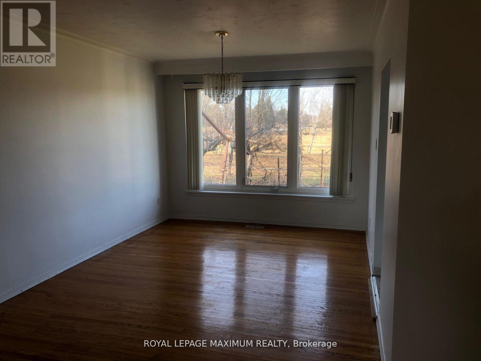 22 Diana Drive, King, ON - Indoor Photo Showing Other Room