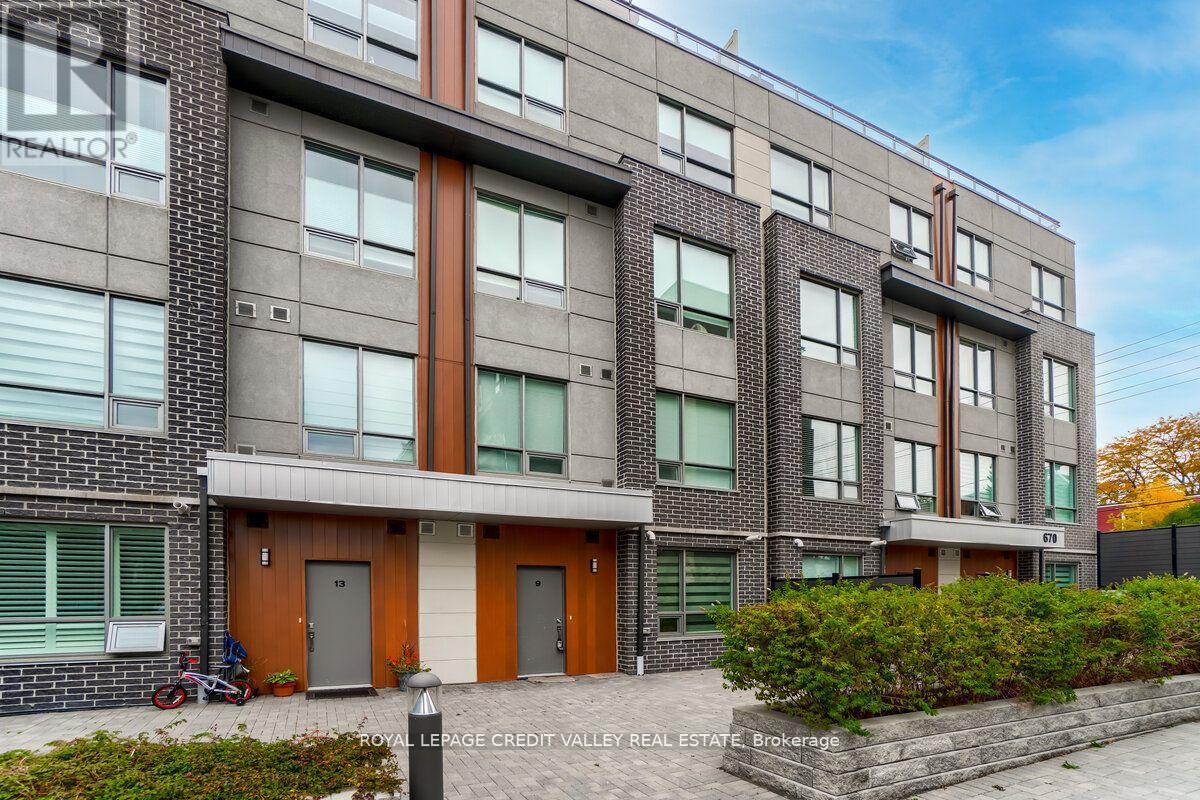 09 - 670 Atwater Avenue, Mississauga, ON - Outdoor With Facade