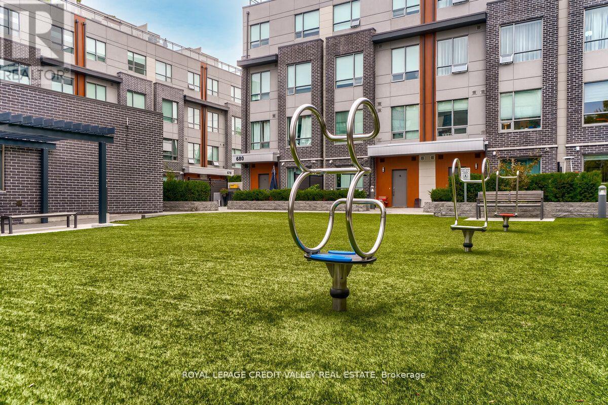 09 - 670 Atwater Avenue, Mississauga, ON - Outdoor