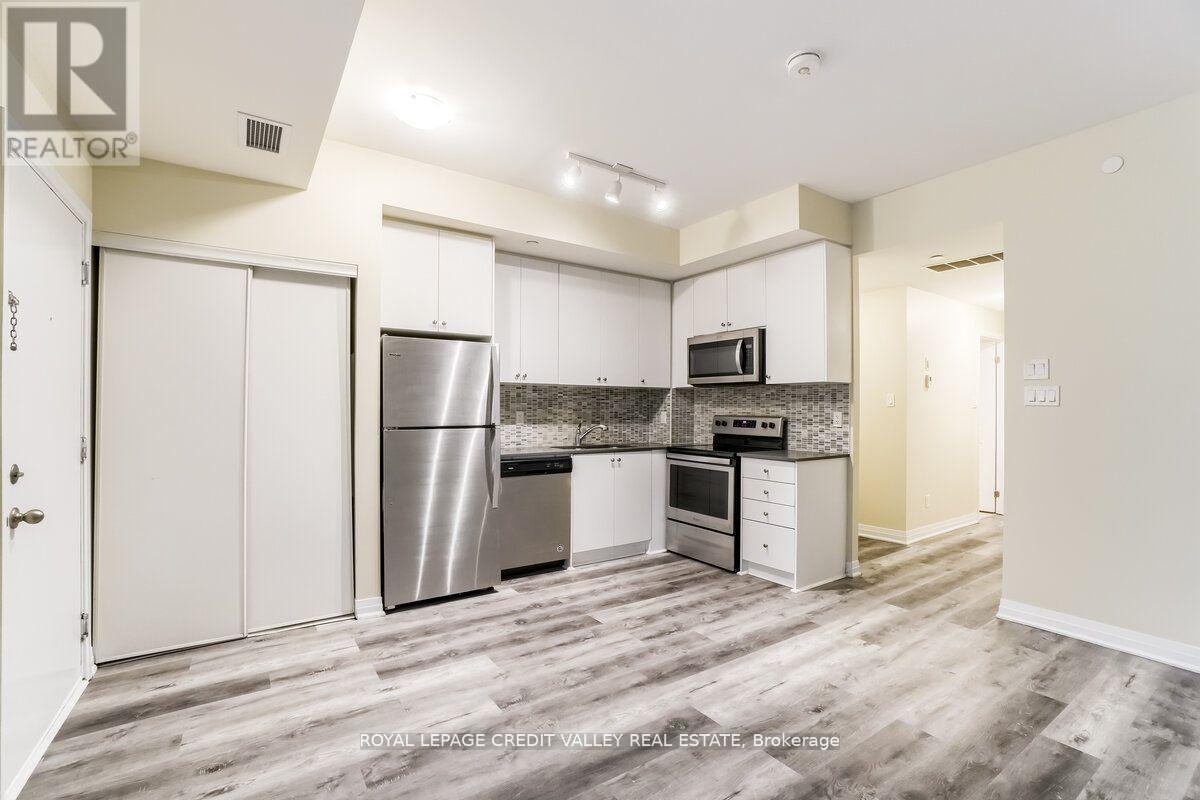 09 - 670 Atwater Avenue, Mississauga, ON - Indoor Photo Showing Kitchen