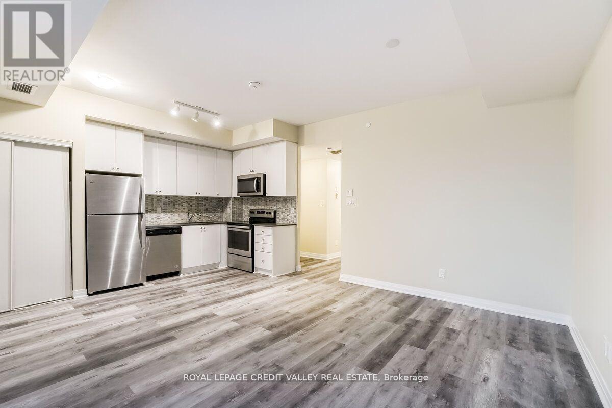 09 - 670 Atwater Avenue, Mississauga, ON - Indoor Photo Showing Kitchen