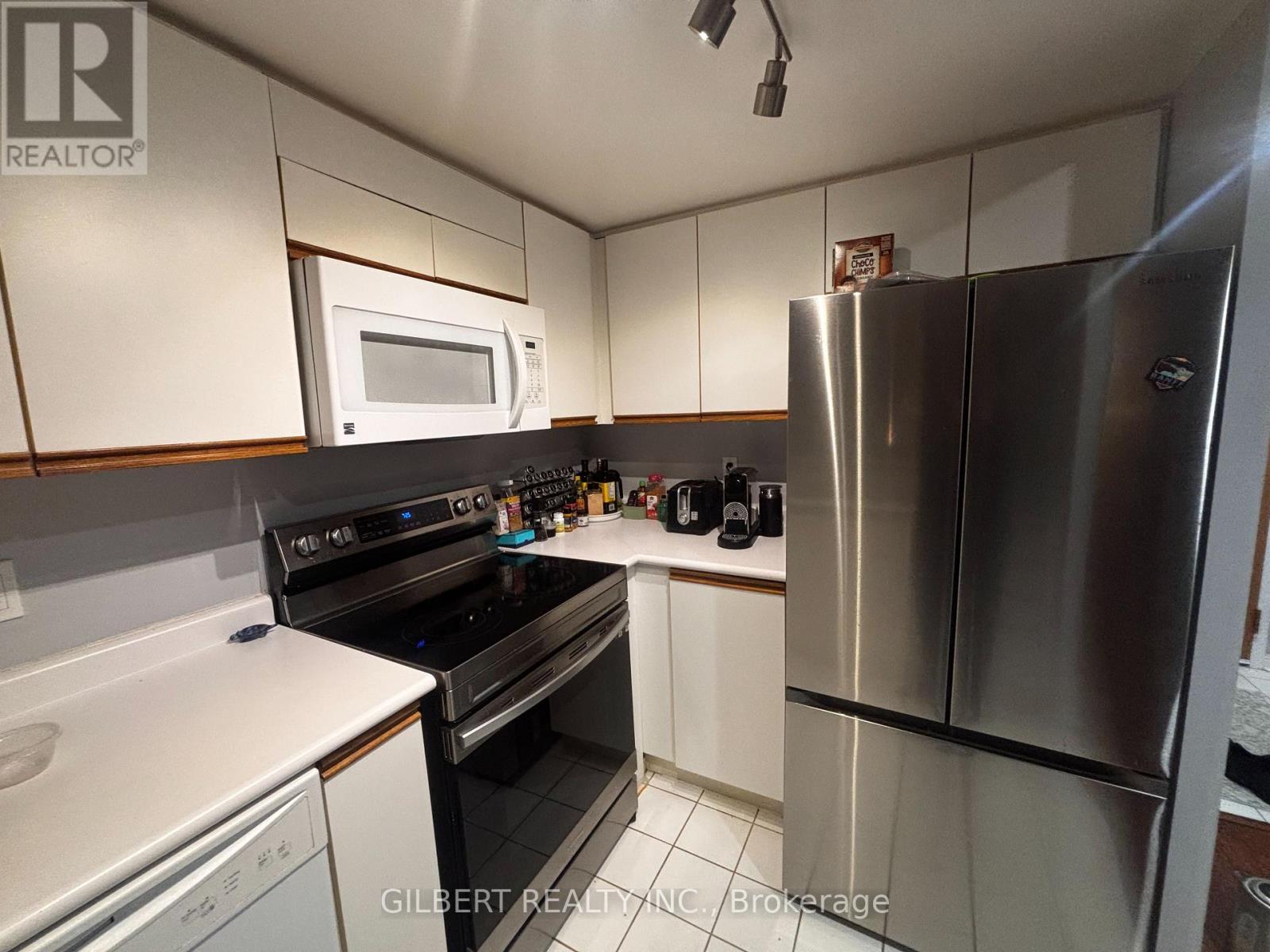 1201 - 65 Ellen Street, Barrie, ON - Indoor Photo Showing Kitchen