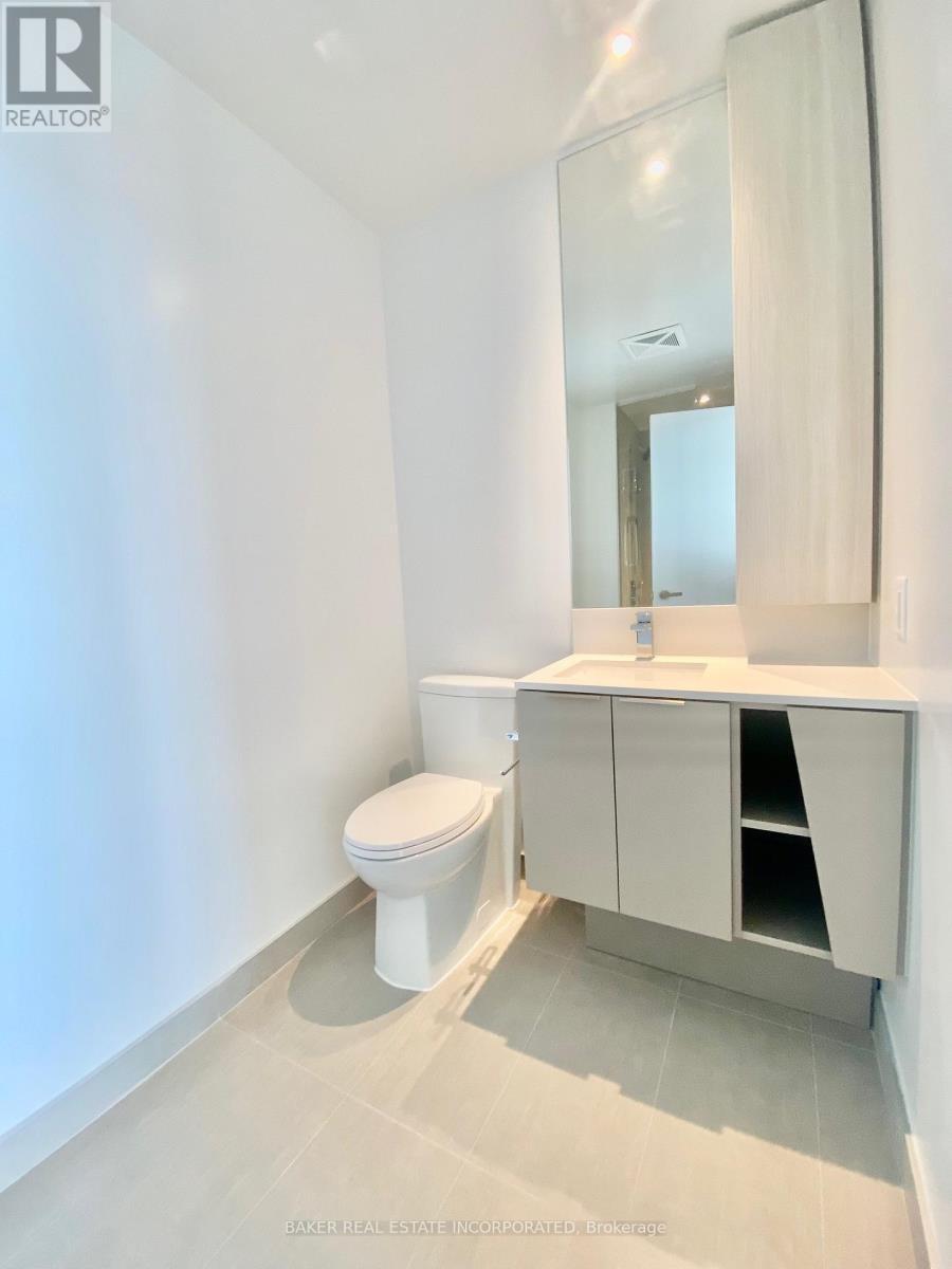 4807 - 3900 Confederation Parkway, Mississauga, ON - Indoor Photo Showing Bathroom