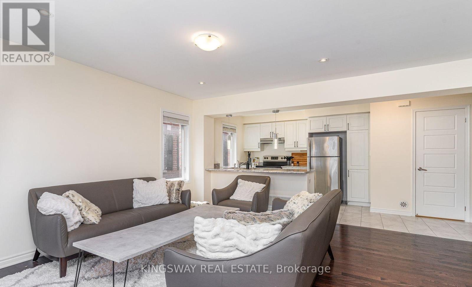 47 - 1000 Asleton Boulevard N, Milton, ON - Indoor Photo Showing Living Room