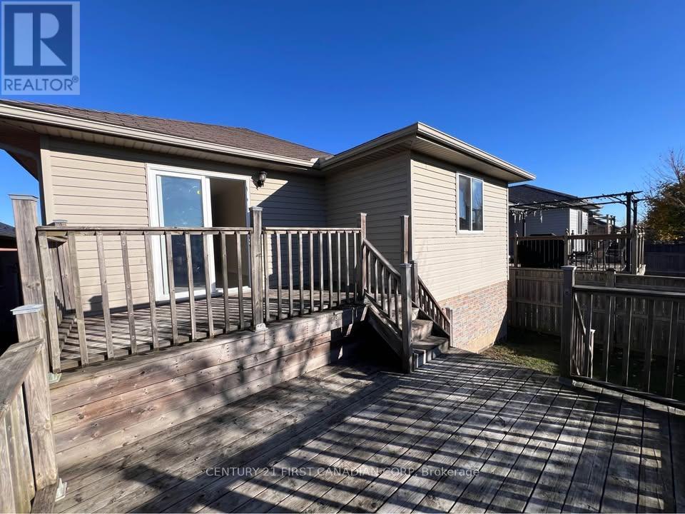 1813 Dalmagarry Drive, London North (North E), ON - Outdoor With Deck Patio Veranda With Exterior