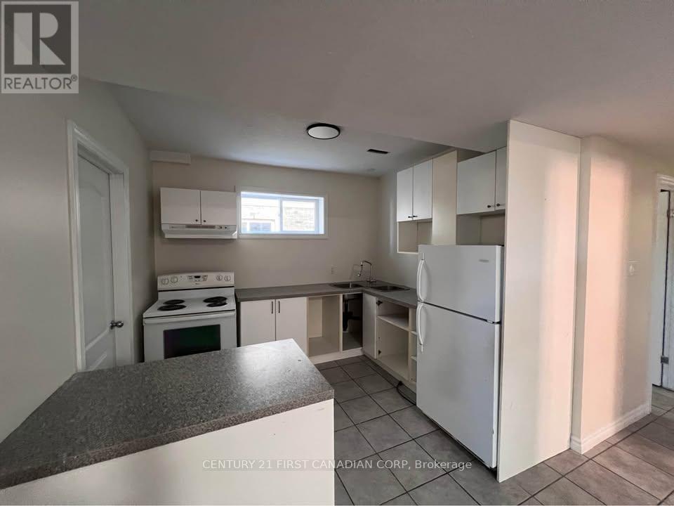 1813 Dalmagarry Drive, London North (North E), ON - Indoor Photo Showing Kitchen