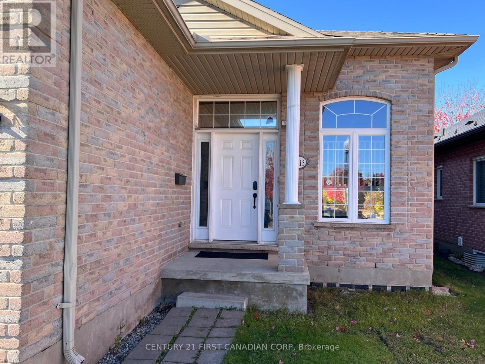 1813 Dalmagarry Drive, London North (North E), ON - Outdoor