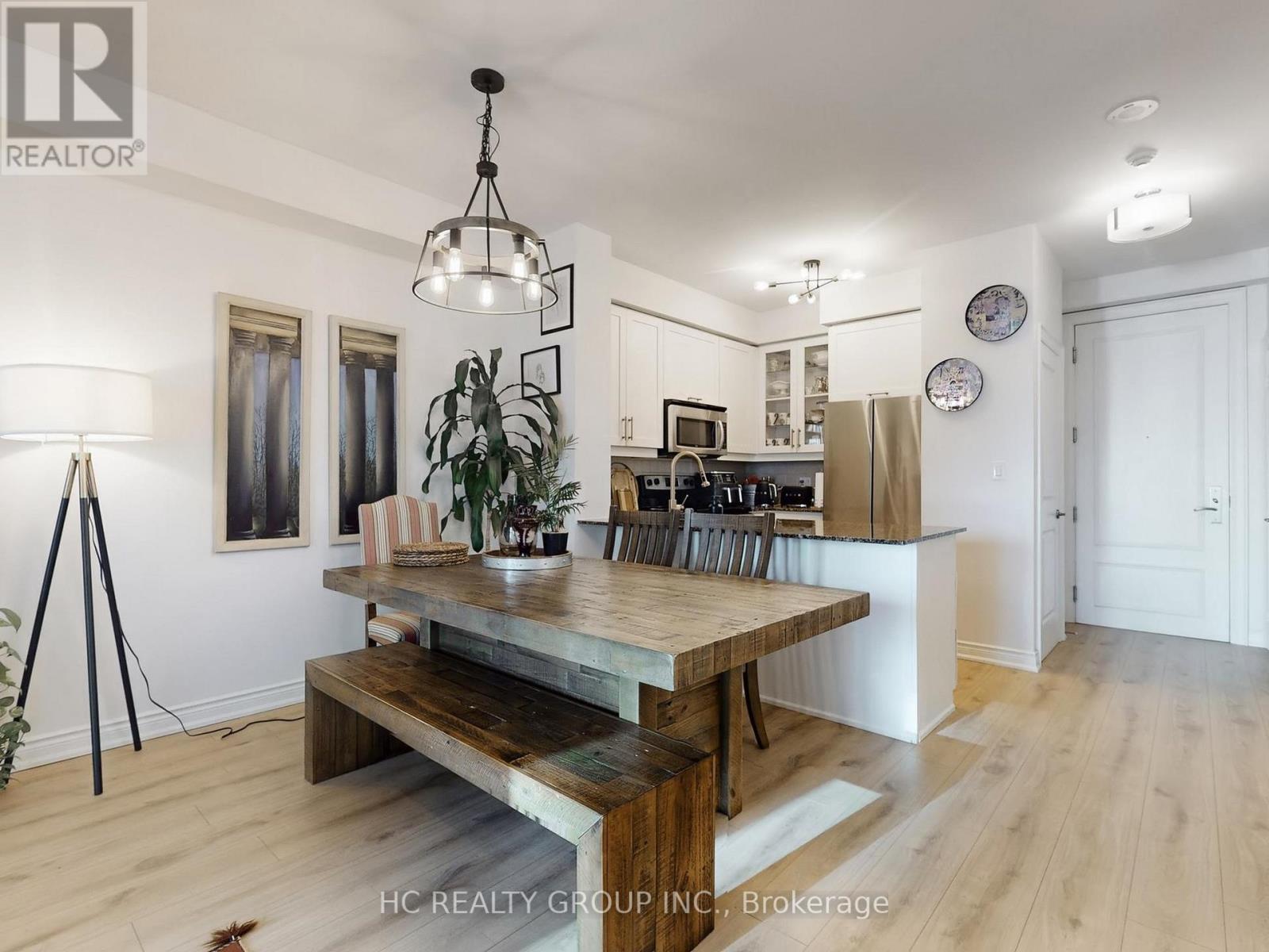 519 - 10 Bloorview Place, Toronto, ON - Indoor Photo Showing Dining Room