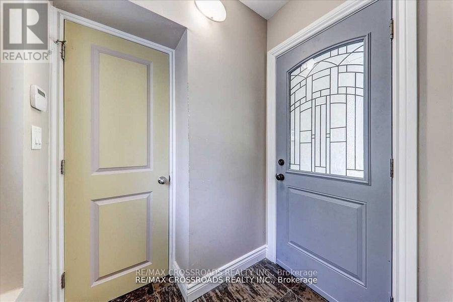 Lower U - 9 Redland Crescent E, Toronto, ON - Indoor Photo Showing Other Room