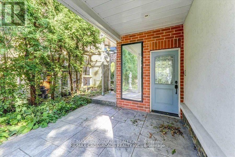 Lower U - 9 Redland Crescent E, Toronto, ON - Outdoor