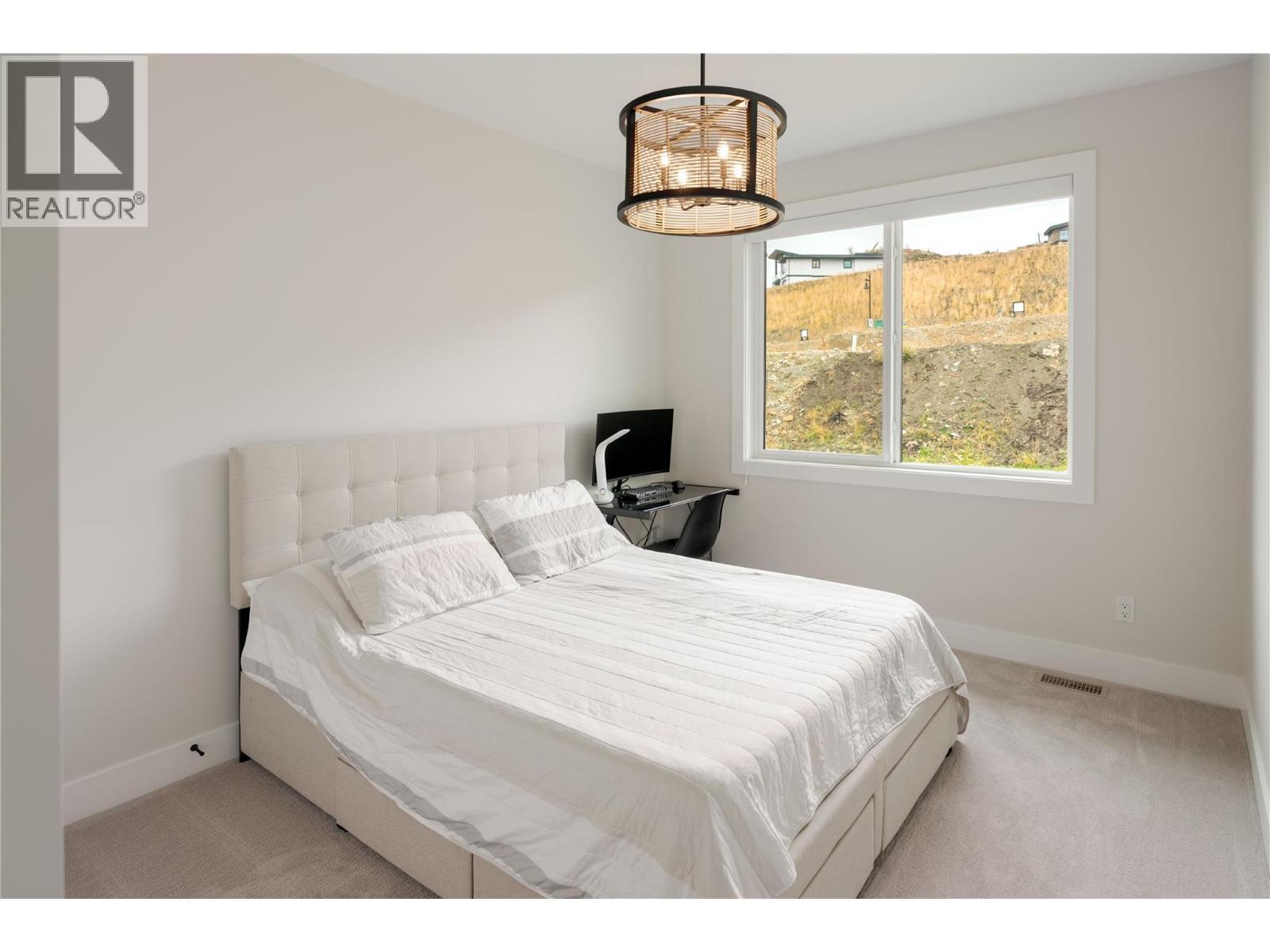 1131 Collinson Court, Kelowna, BC - Indoor Photo Showing Bedroom
