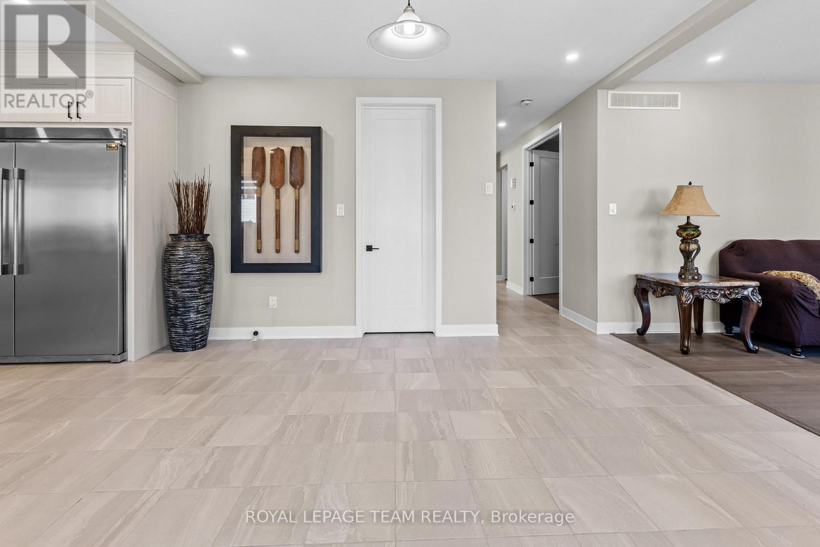 28 Dun Skipper Drive, Ottawa, ON - Indoor Photo Showing Other Room