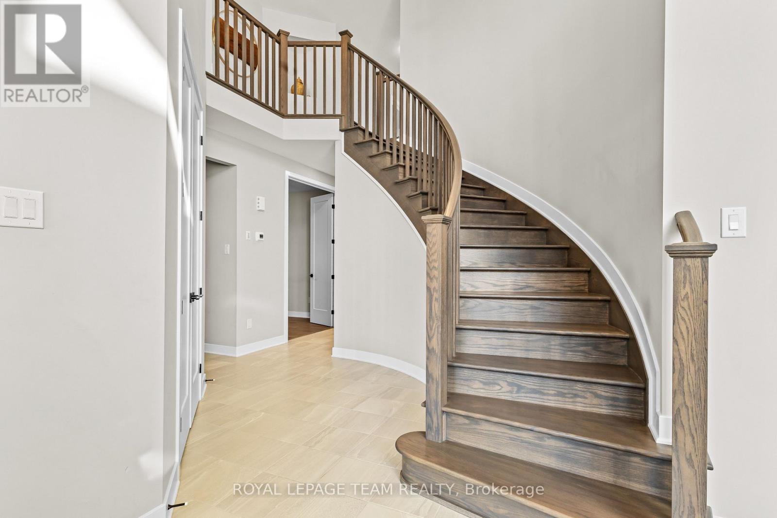 28 Dun Skipper Drive, Ottawa, ON - Indoor Photo Showing Other Room