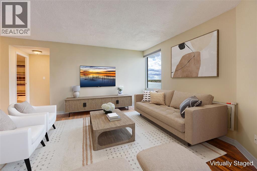 155 Front Street North Unit# 1103, Sarnia, ON - Indoor Photo Showing Living Room