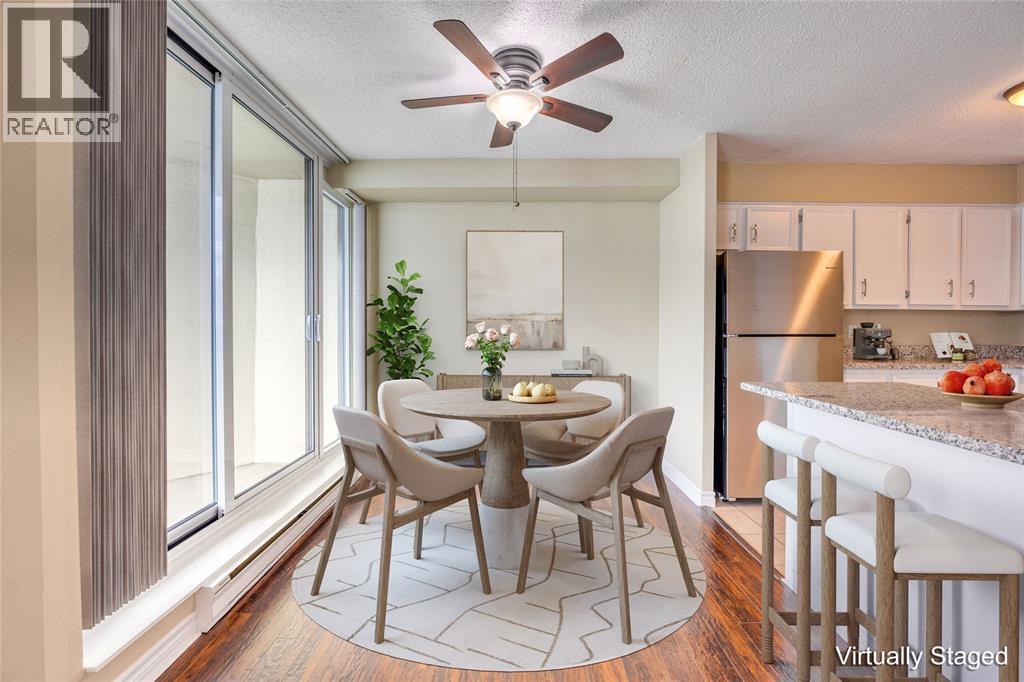 155 Front Street North Unit# 1103, Sarnia, ON - Indoor Photo Showing Dining Room