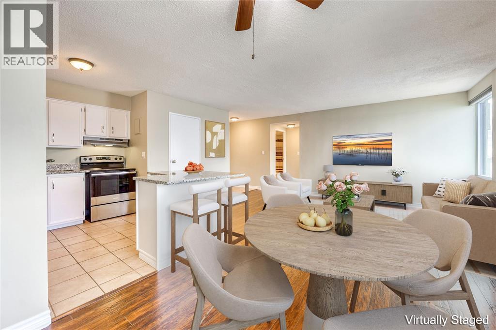 155 Front Street North Unit# 1103, Sarnia, ON - Indoor Photo Showing Dining Room
