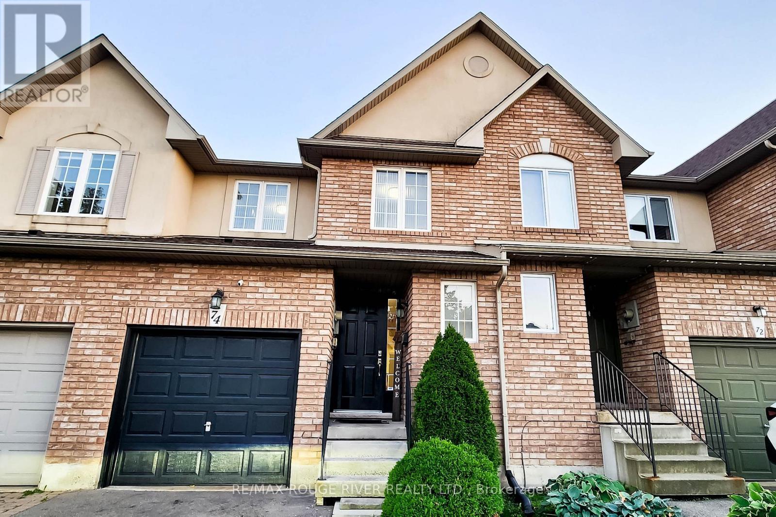 74 Meadow Wood Crescent, Hamilton, ON - Outdoor With Facade
