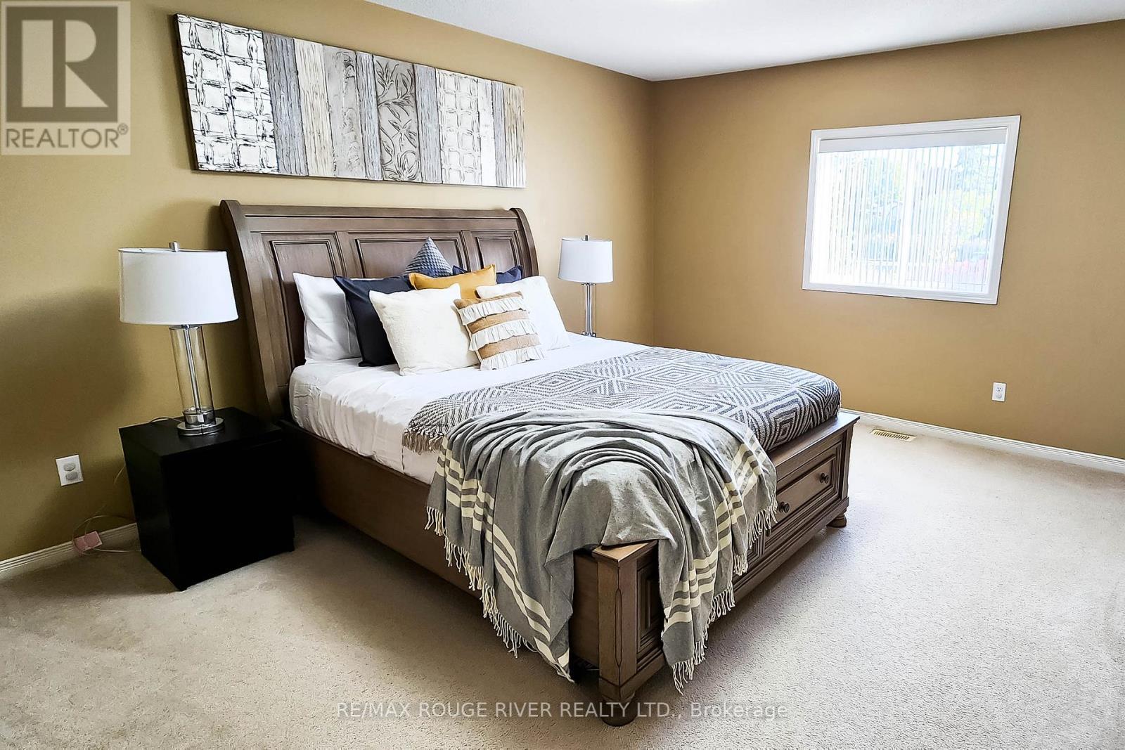 74 Meadow Wood Crescent, Hamilton, ON - Indoor Photo Showing Bedroom
