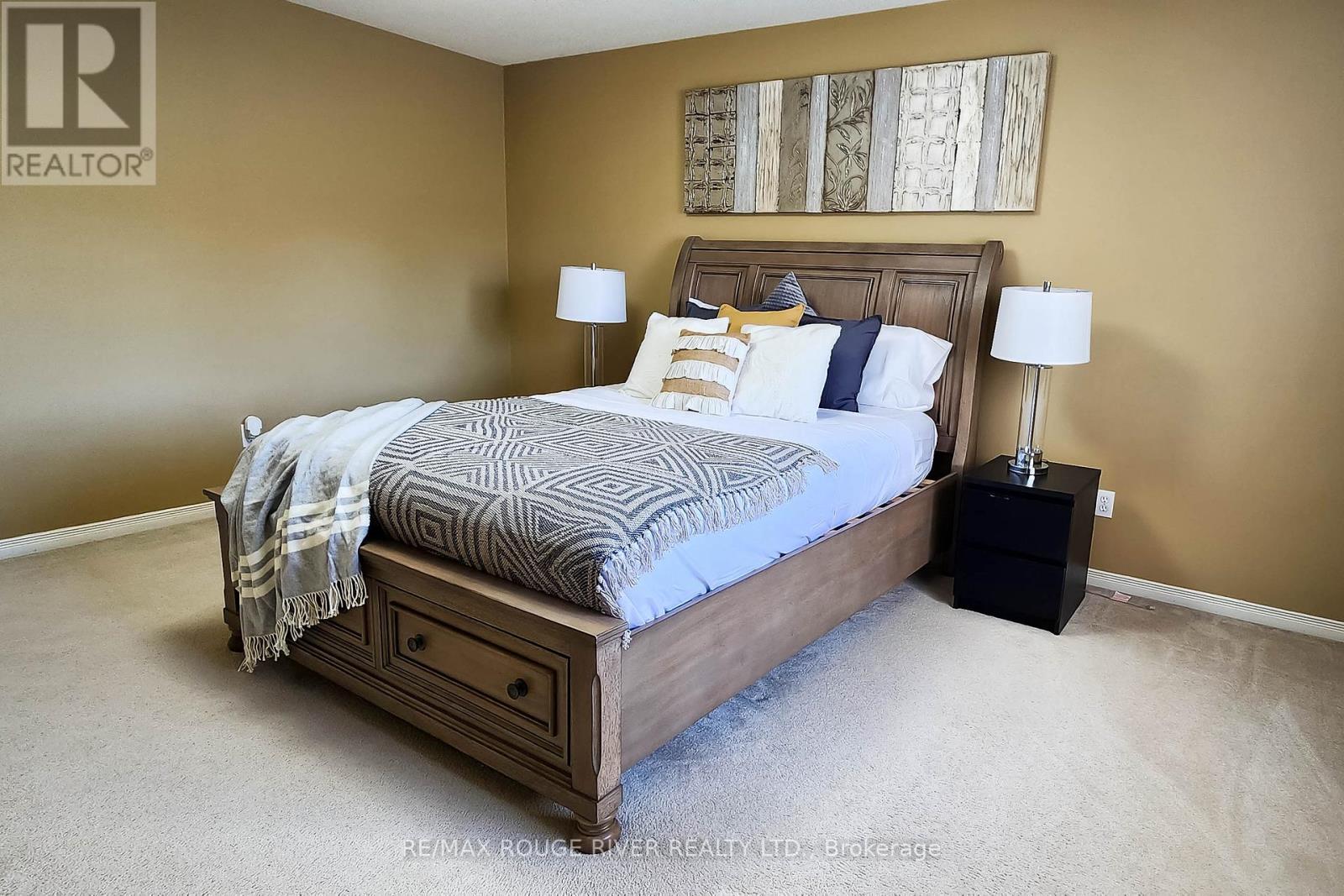 74 Meadow Wood Crescent, Hamilton, ON - Indoor Photo Showing Bedroom