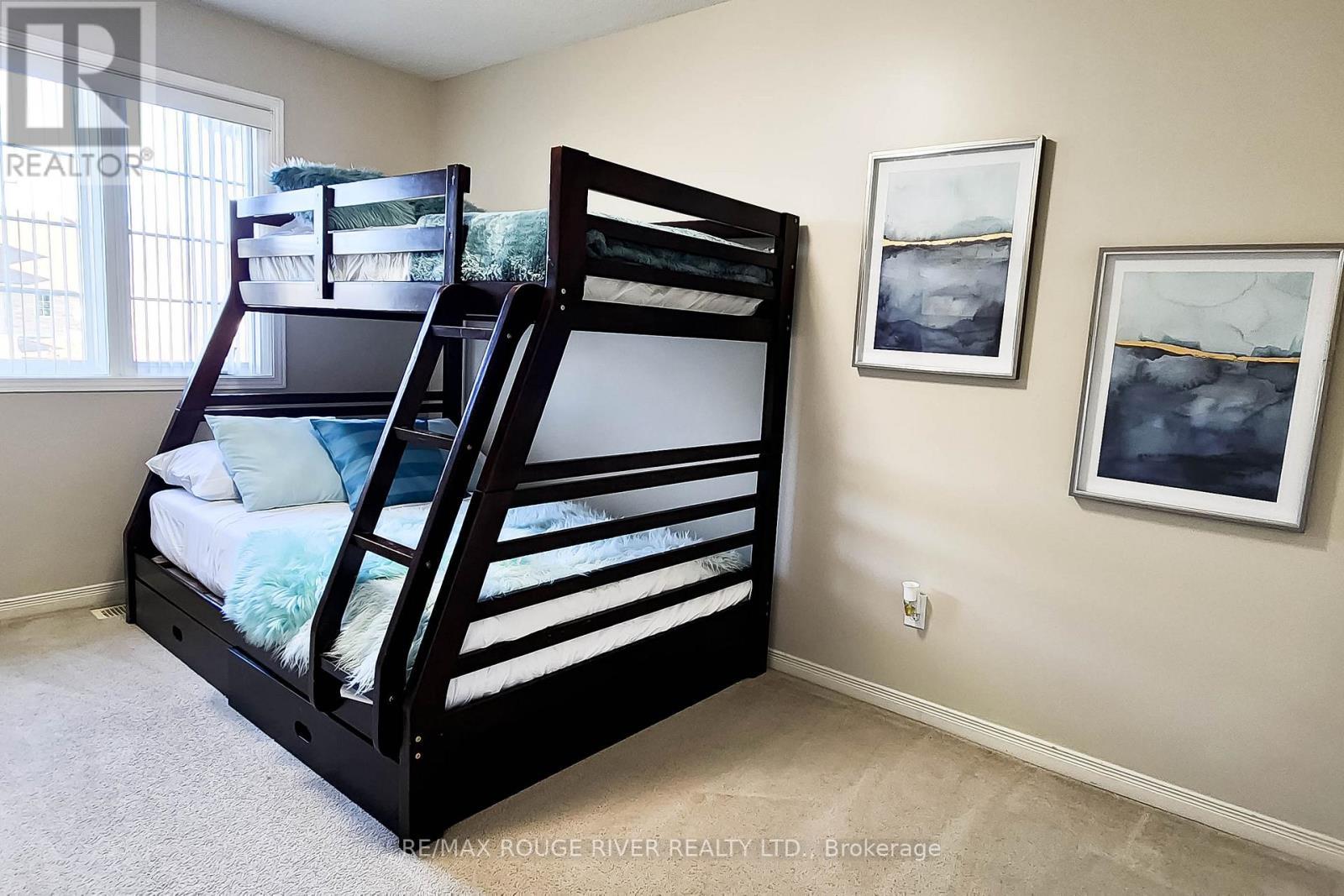 74 Meadow Wood Crescent, Hamilton, ON - Indoor Photo Showing Bedroom