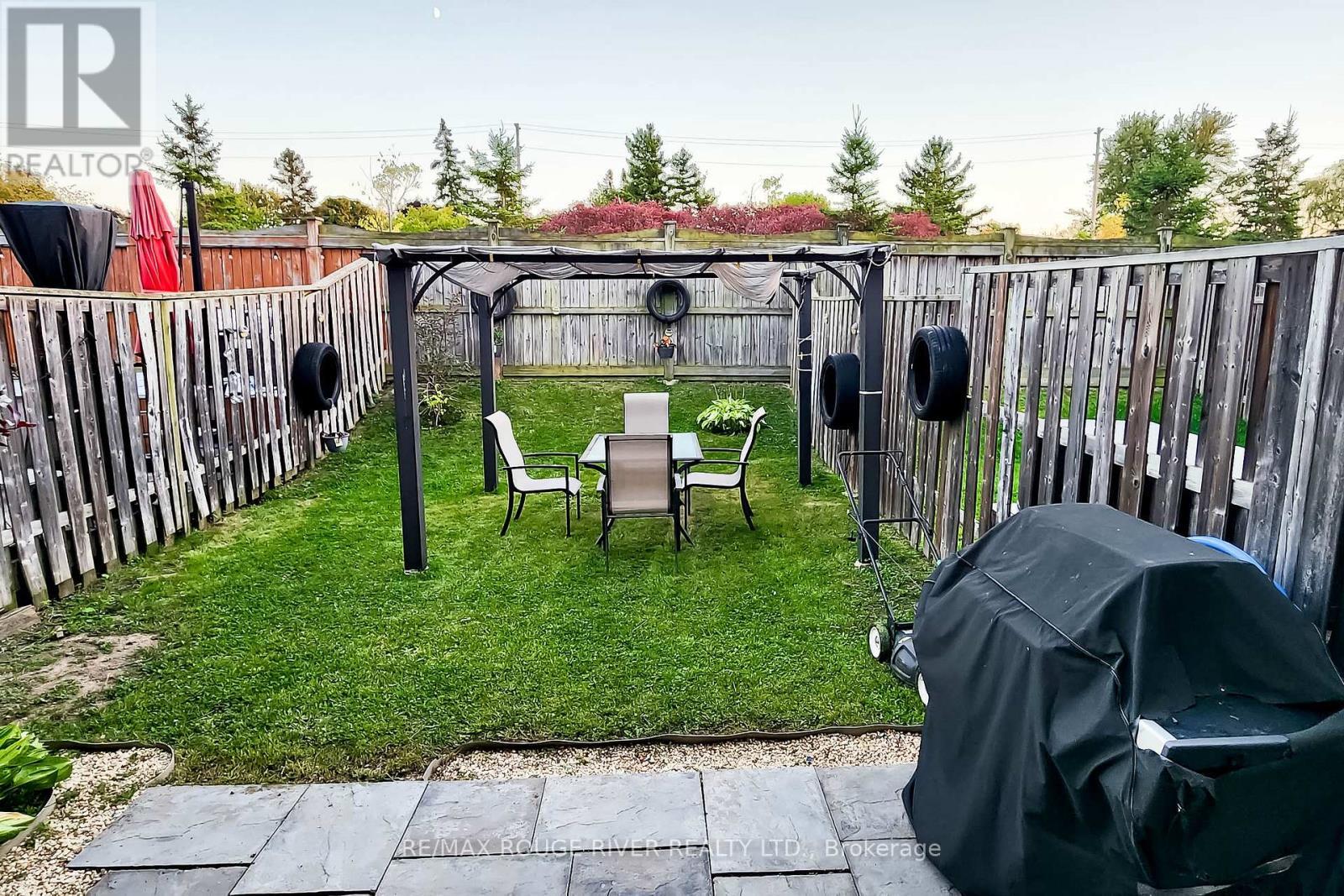 74 Meadow Wood Crescent, Hamilton, ON - Outdoor