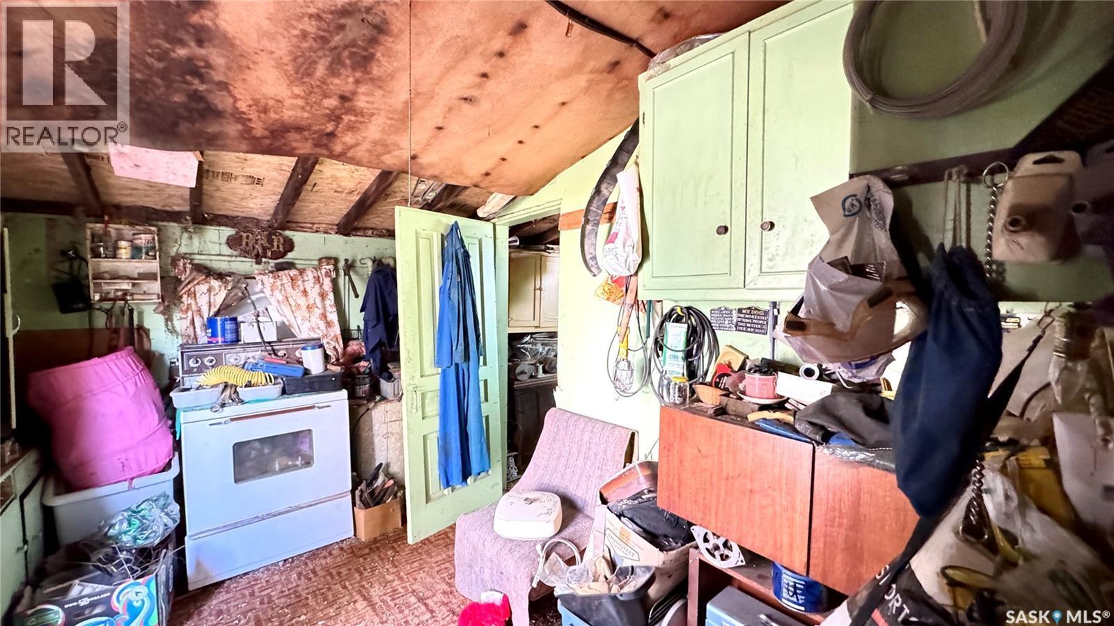 400 Central Avenue, Kenaston, SK - Indoor