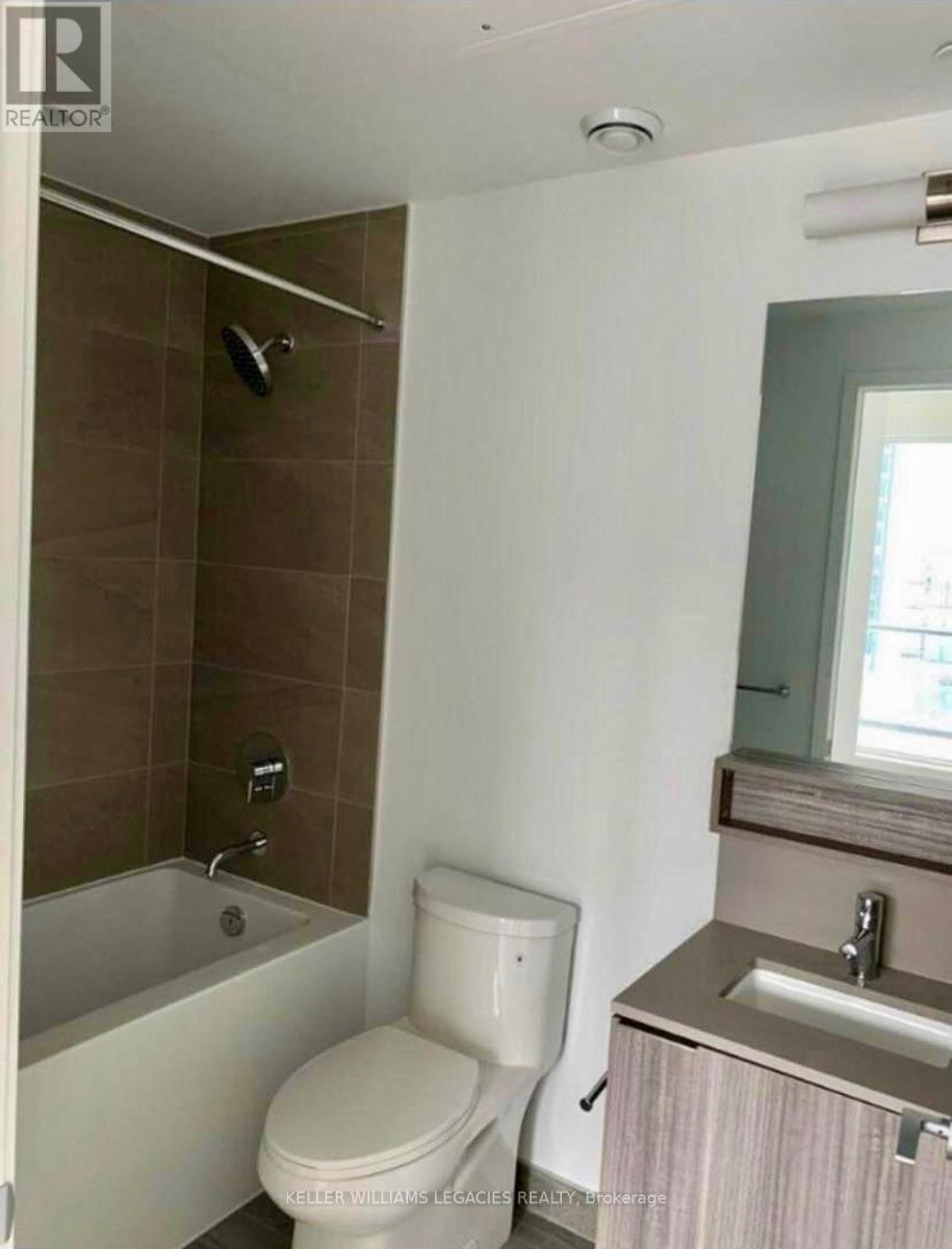 1107 - 5 Buttermill Avenue, Vaughan, ON - Indoor Photo Showing Bathroom