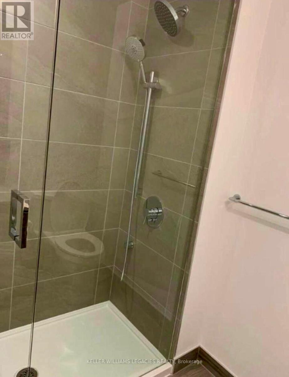 1107 - 5 Buttermill Avenue, Vaughan, ON - Indoor Photo Showing Bathroom