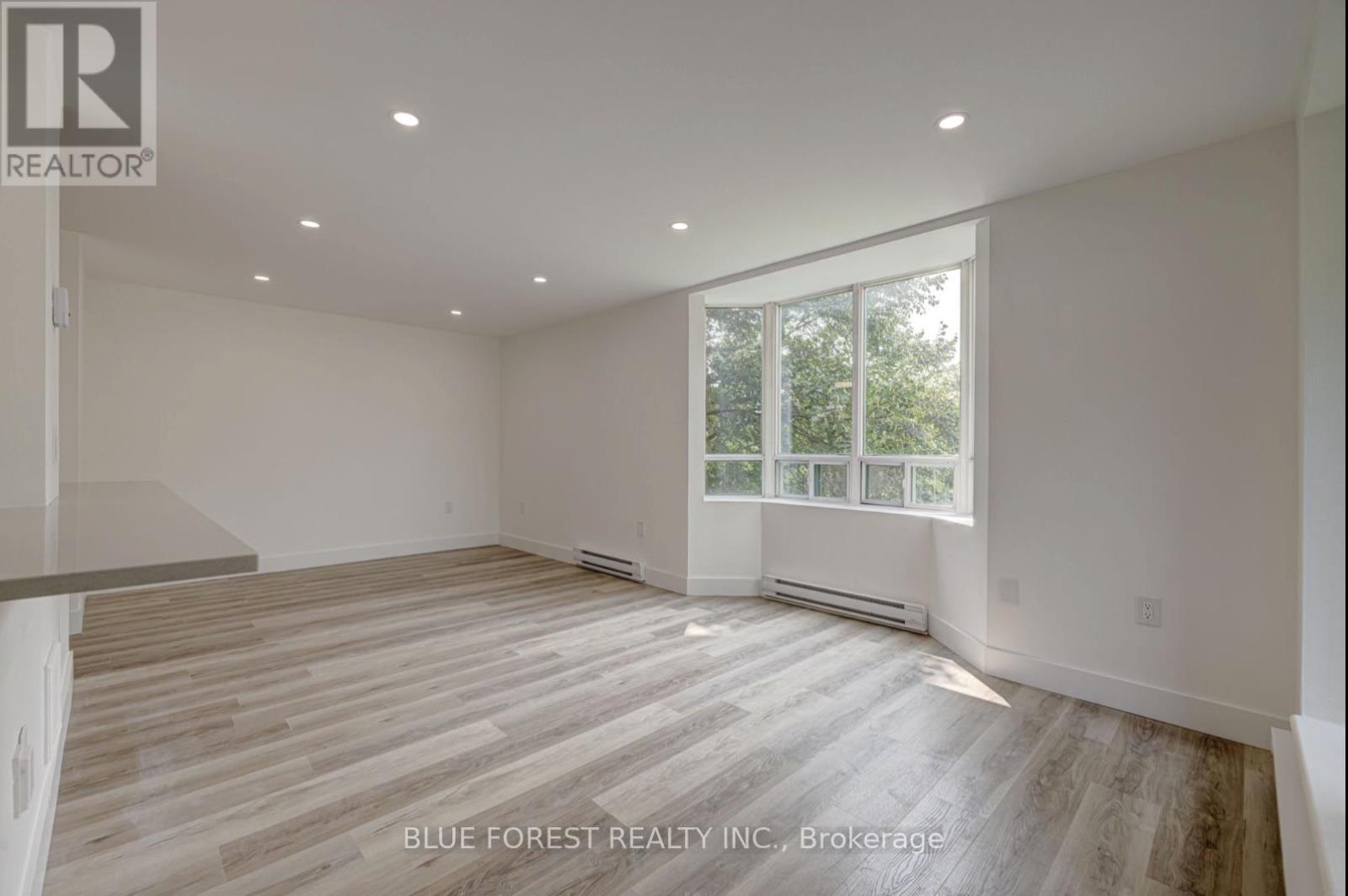 301 - 76 Base Line Road W, London South (South E), ON - Indoor Photo Showing Other Room