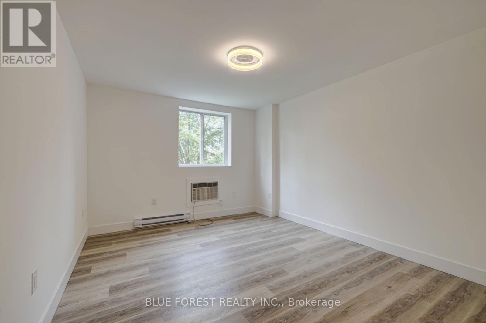 301 - 76 Base Line Road W, London South (South E), ON - Indoor Photo Showing Other Room