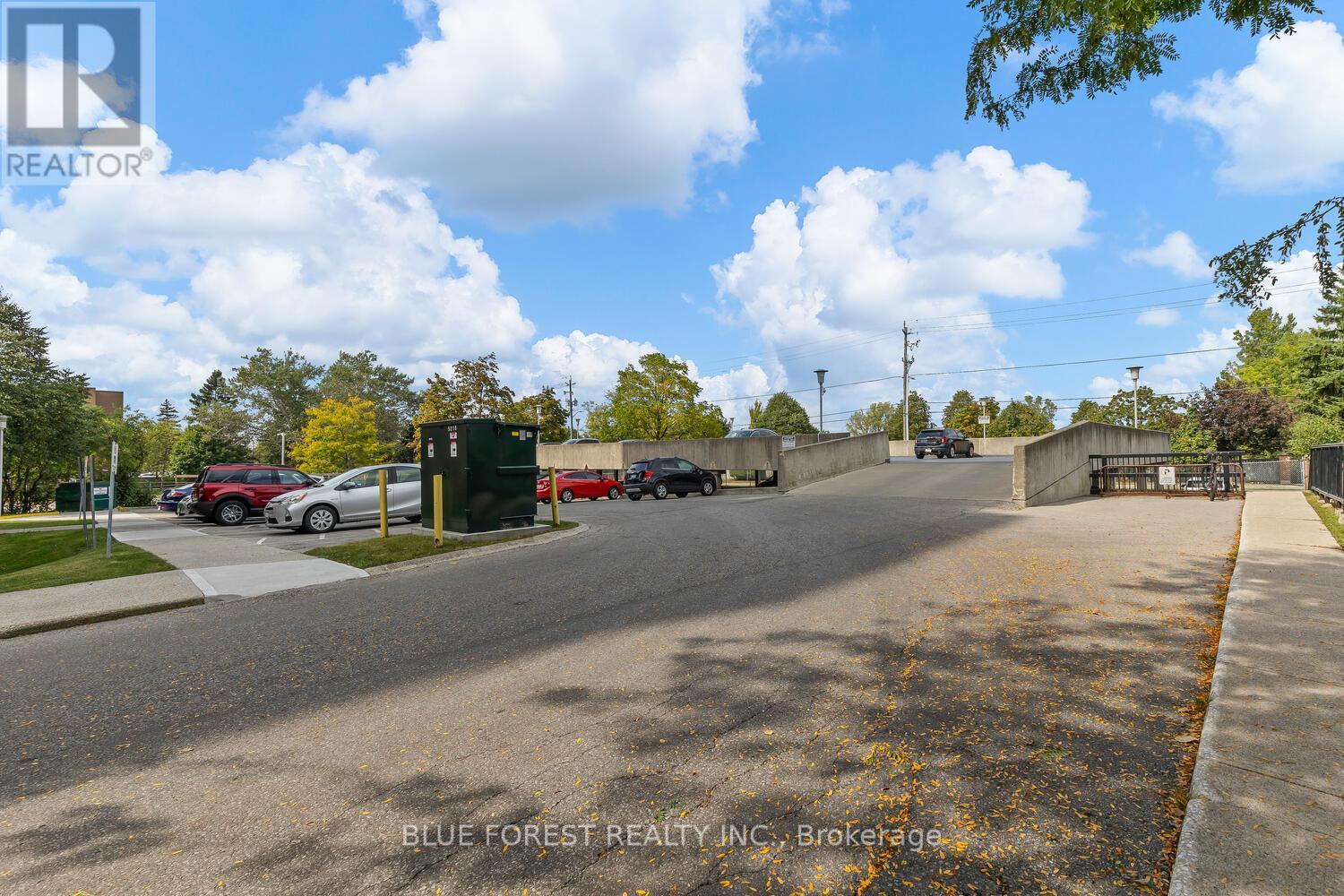 301 - 76 Base Line Road W, London South (South E), ON - Outdoor