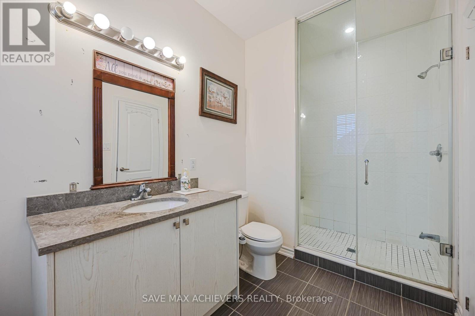 4 Hashmi Place, Brampton, ON - Indoor Photo Showing Bathroom