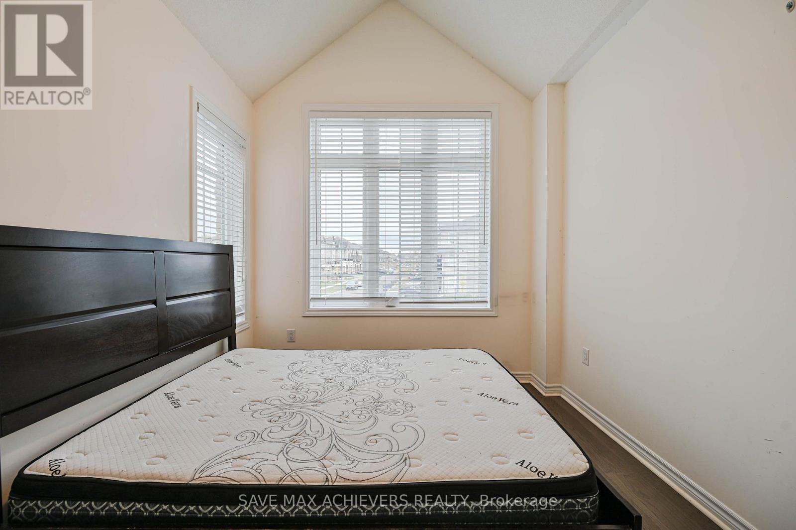 4 Hashmi Place, Brampton, ON - Indoor Photo Showing Bedroom