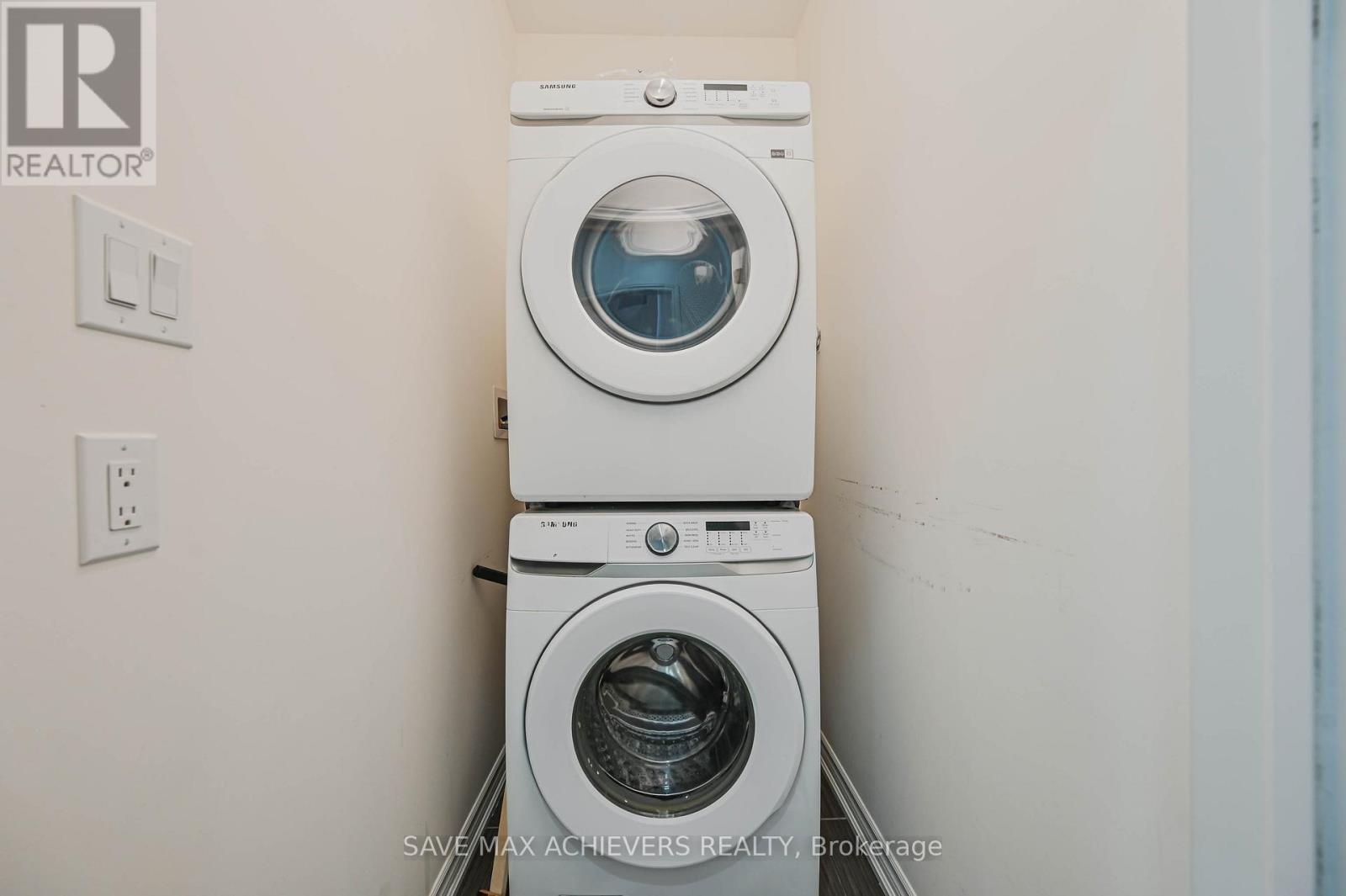 4 Hashmi Place, Brampton, ON - Indoor Photo Showing Laundry Room