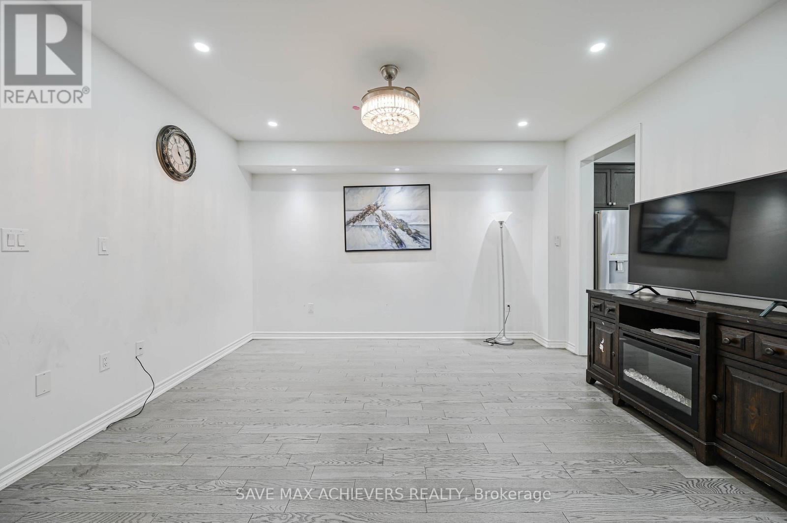 4 Hashmi Place, Brampton, ON - Indoor Photo Showing Other Room