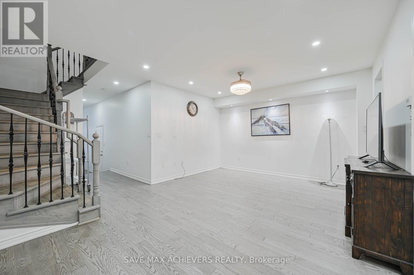 4 Hashmi Place, Brampton, ON - Indoor Photo Showing Other Room