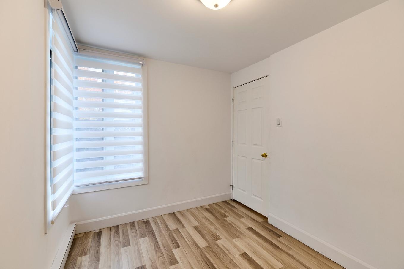 Chambre à coucher - 974 Rue Ste-Ursule, Trois-Rivières, QC - Indoor Photo Showing Other Room