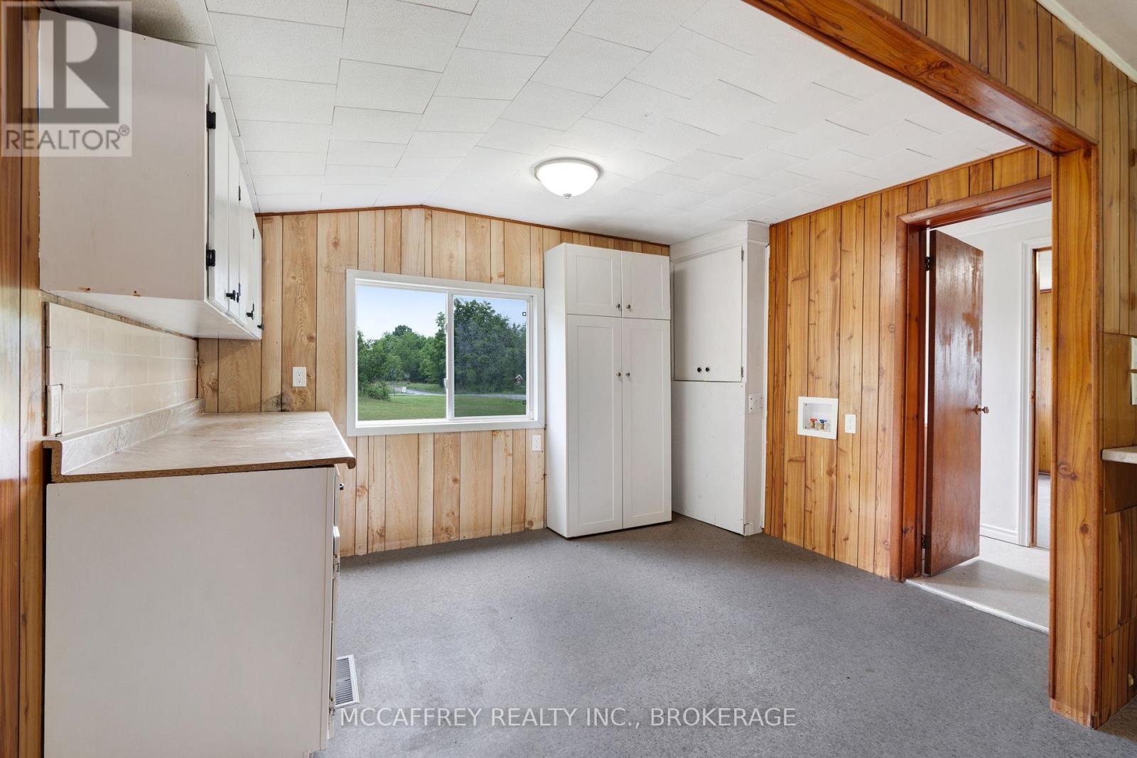 333 Burridge Road, Frontenac (Frontenac South), ON - Indoor Photo Showing Other Room