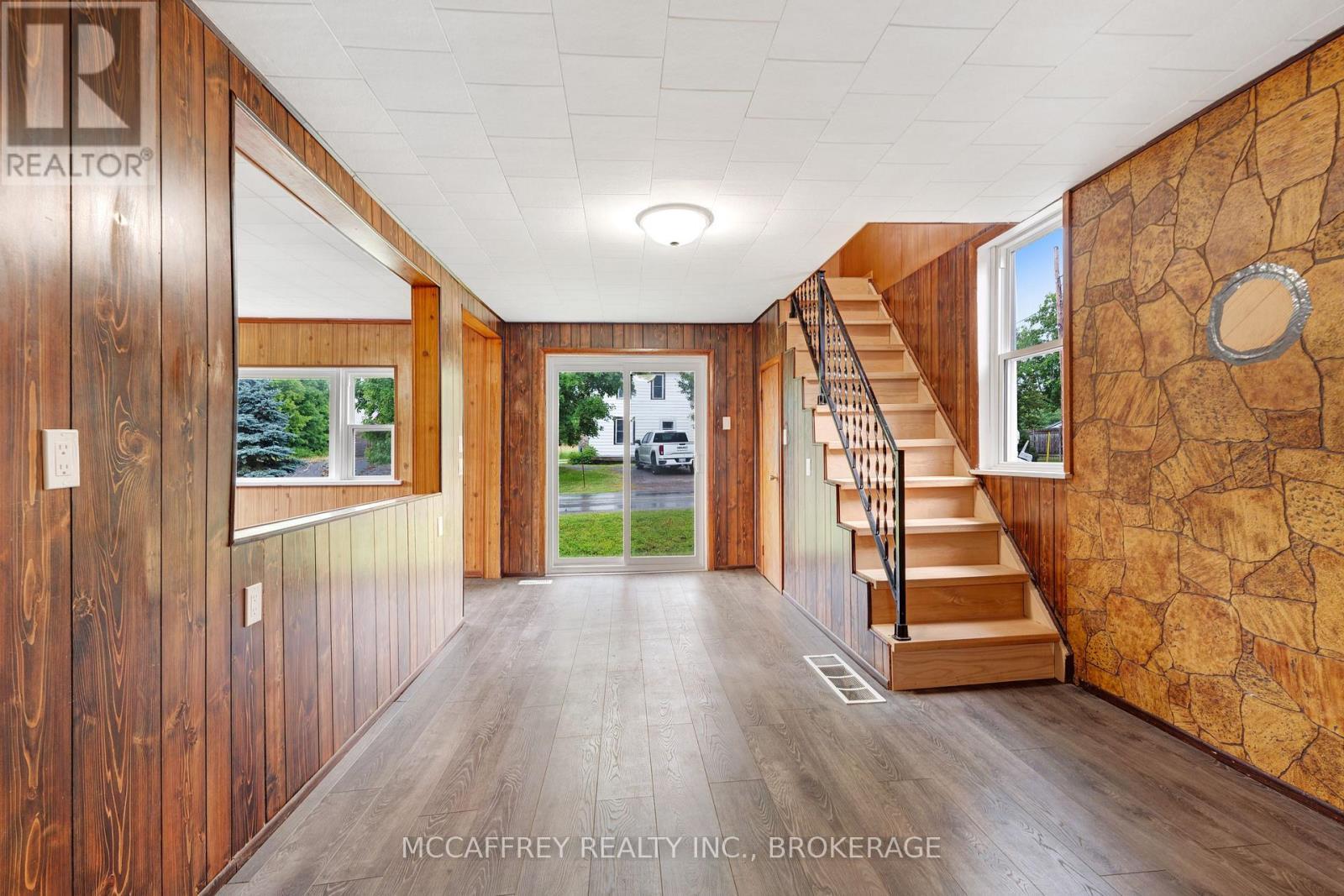 333 Burridge Road, Frontenac (Frontenac South), ON - Indoor Photo Showing Other Room