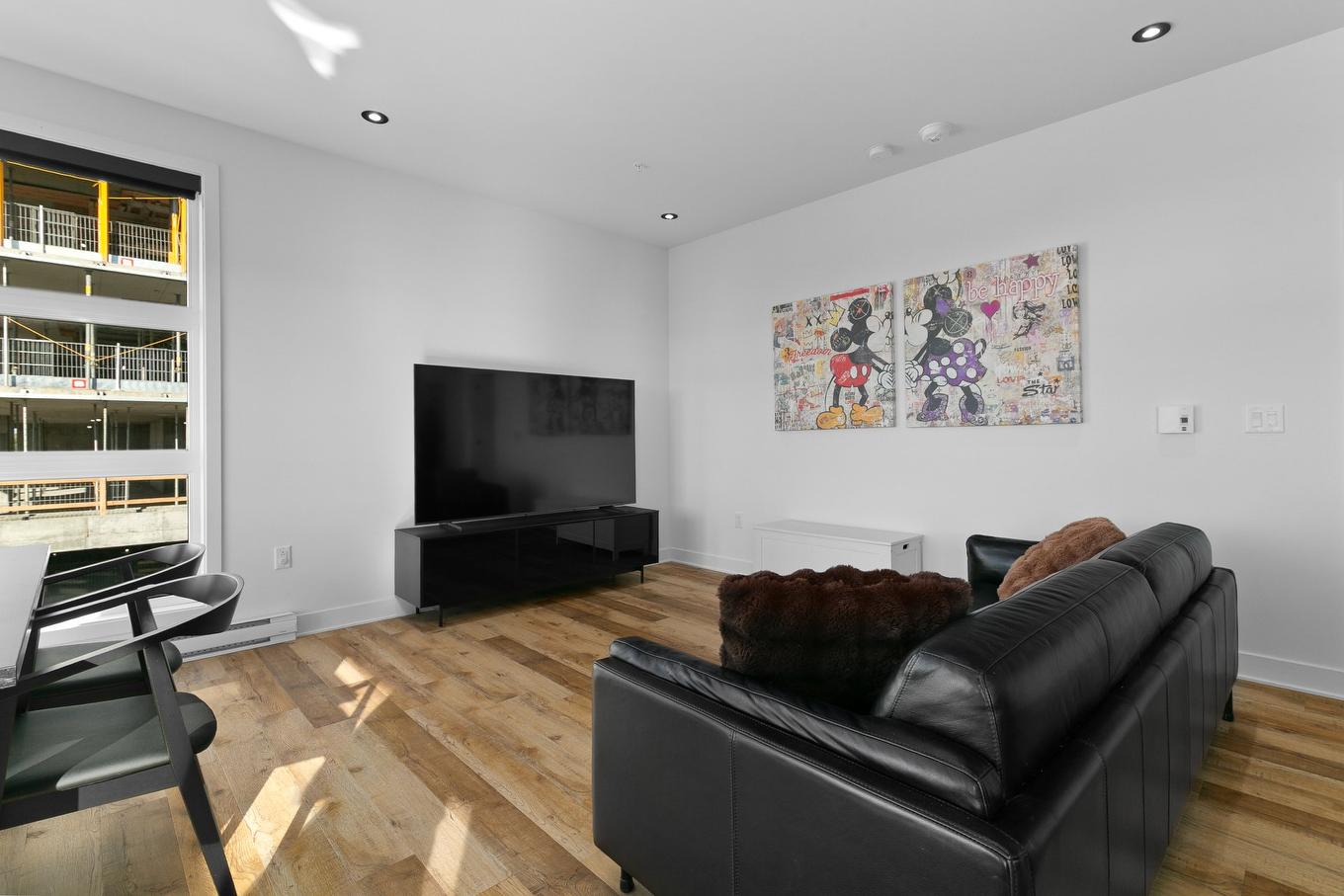 Living room - 305-455 Rue Des Marronniers, Candiac, QC - Indoor Photo Showing Living Room