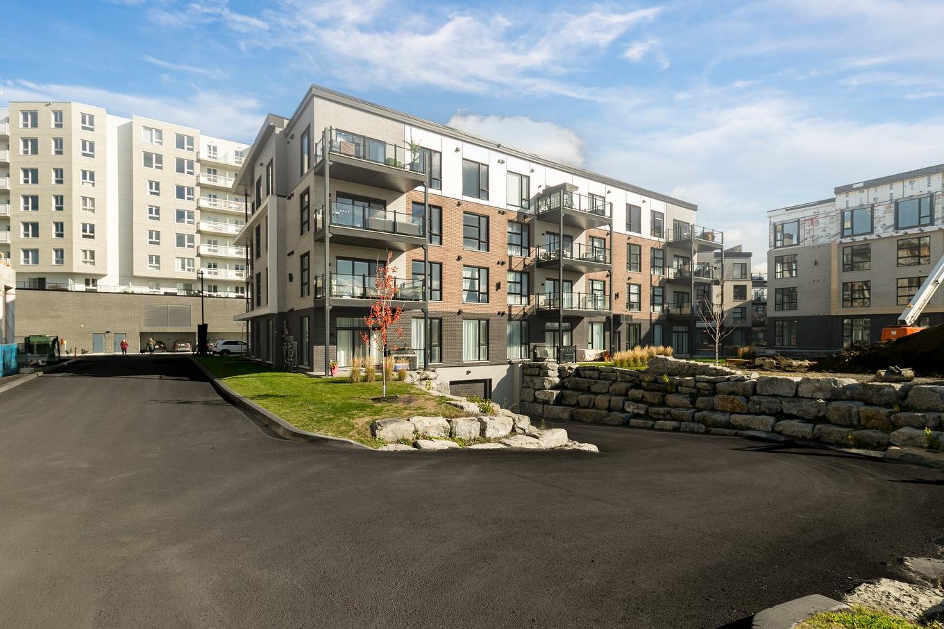 Back facade - 305-455 Rue Des Marronniers, Candiac, QC - Outdoor With Facade