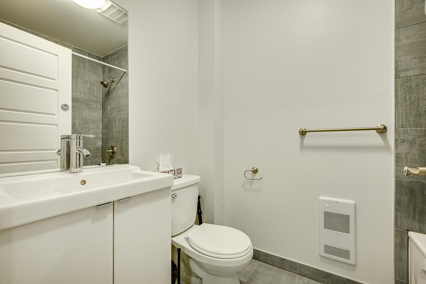 Salle de bains - 6481 Rue Morin, Val-Morin, QC - Indoor Photo Showing Bathroom