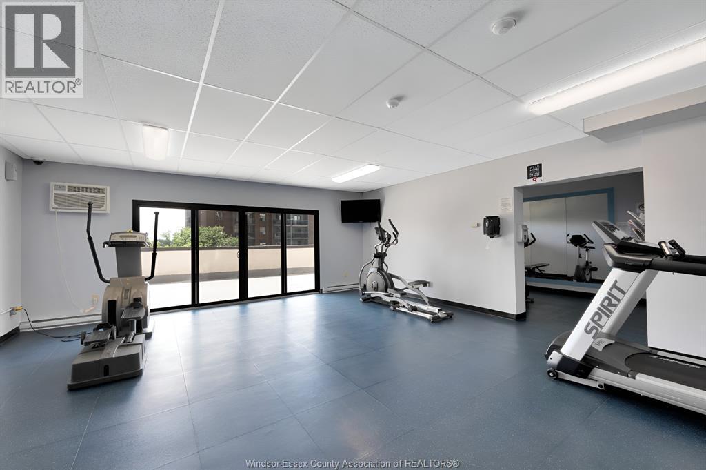 150 Park Unit# 1204, Windsor, ON - Indoor Photo Showing Gym Room