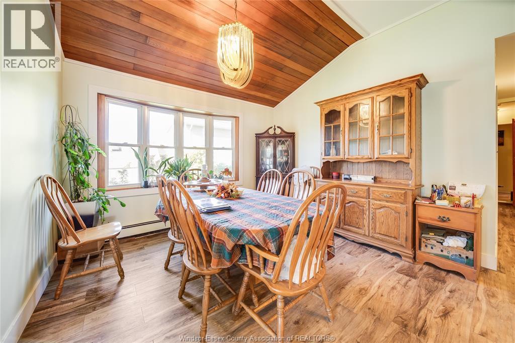 20966 Pier Road, Wheatley, ON - Indoor Photo Showing Dining Room