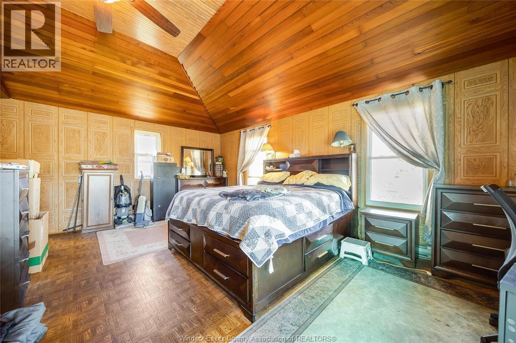 20966 Pier Road, Wheatley, ON - Indoor Photo Showing Bedroom